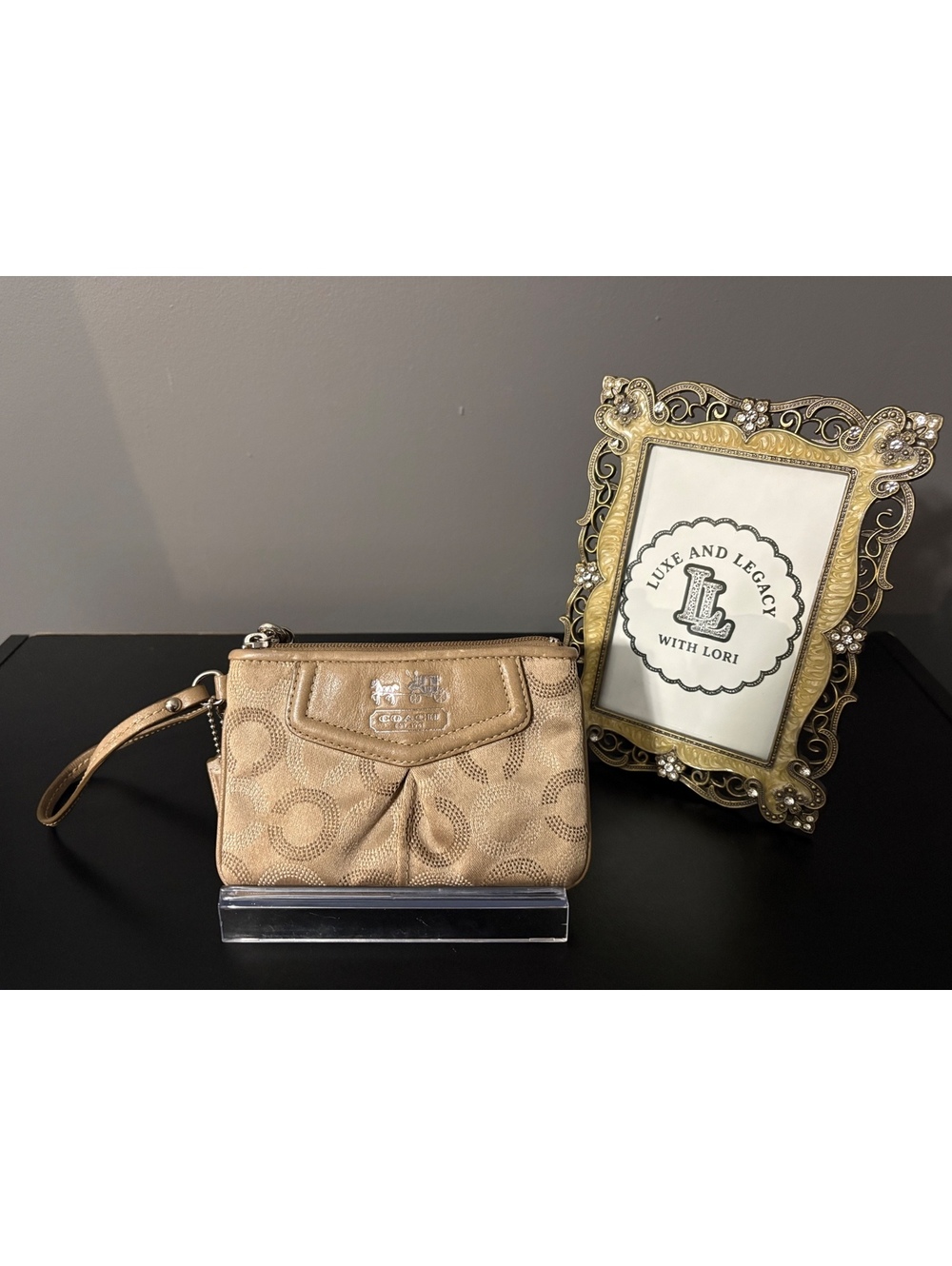 Coach Vintage Beige Signature C Pleated Mini Wristlet Teal Interior